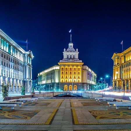 Newly Refurbished Apartment In The City Center Sofia Exterior photo