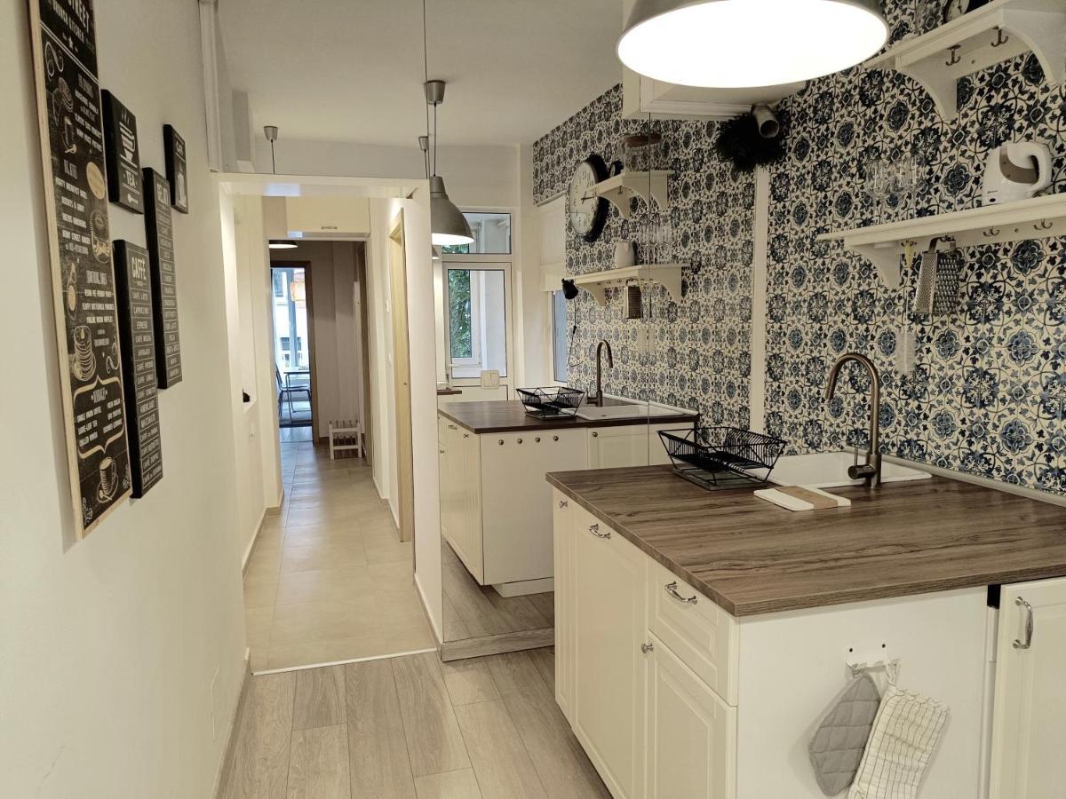 Newly Refurbished Apartment In The City Center Sofia Exterior photo